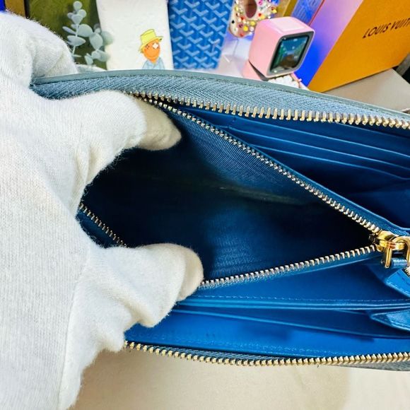 PRADA Saffiano Leather Dual Blue Color Limited Edition Premium Very Rare Large O - Picture 10 of 14
